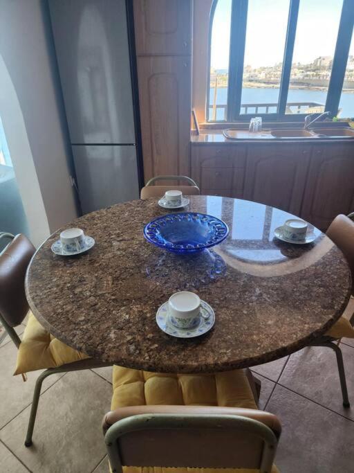 Apartment Seafront 2 Bedroom *